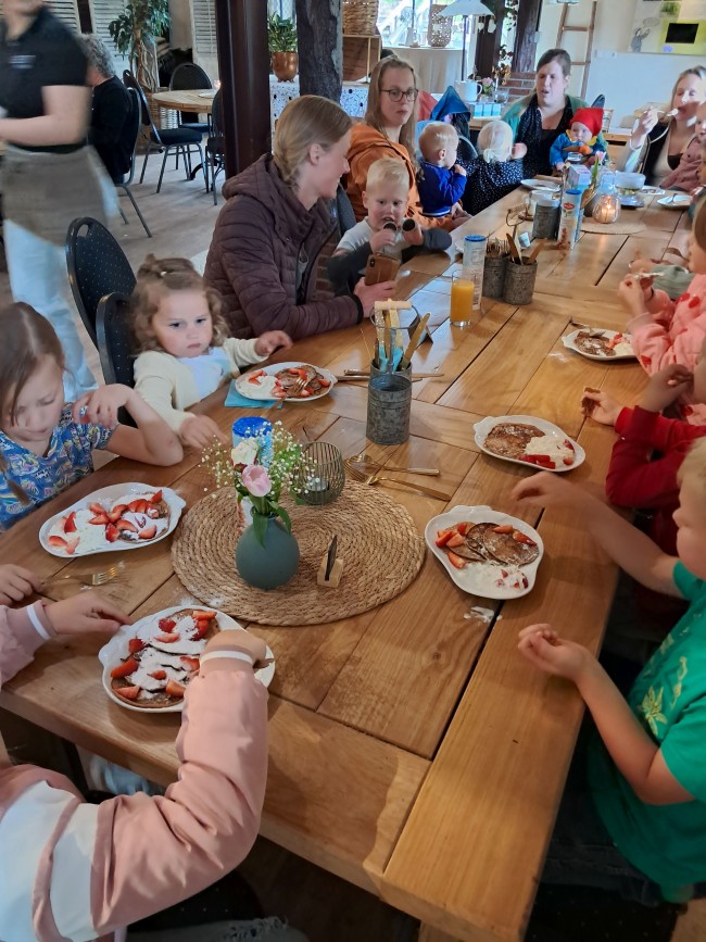 2025 kabouterpad Wapenveld Vrieze's Erfgoed binnen pannenkoekjes