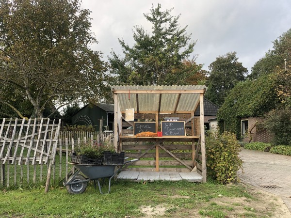 Stalletje langs de weg in Wapenveld